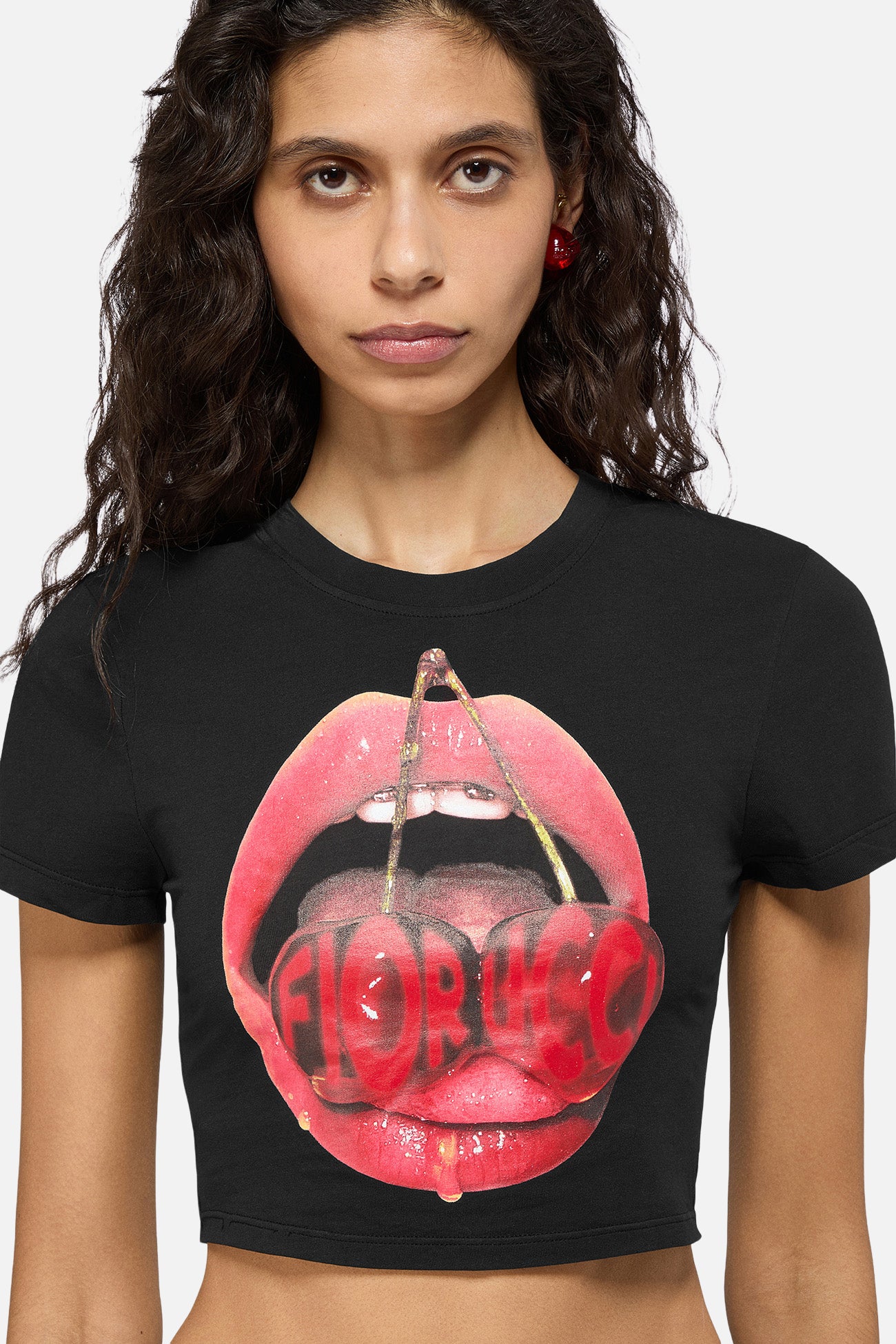 Cherry Mouth Graphic Cropped T-Shirt Black